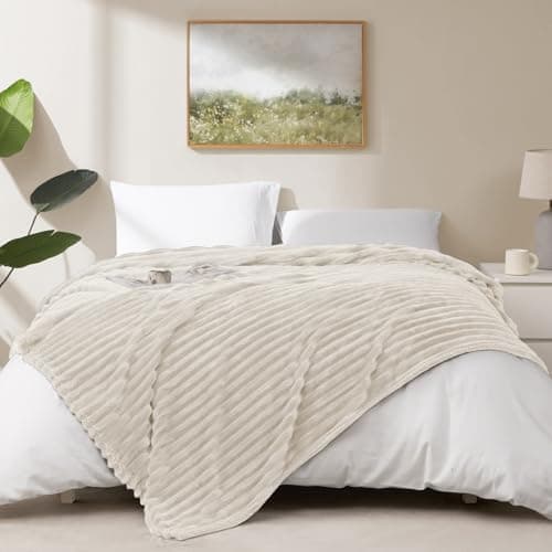 WAVVE Kuscheldecke Flauschig für Zimmer Deko, Sofadecke weicher Fleecedeckenausschnitt, Wohnraum Accessoire 130x150cm Gr
