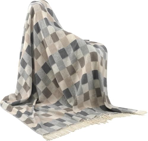 Erwin Müller Flauschige Flanellwohndecke Plaid Jacquard Creme 130x170 cm - für Abende auf Terrasse, Urlaub und Couchweis