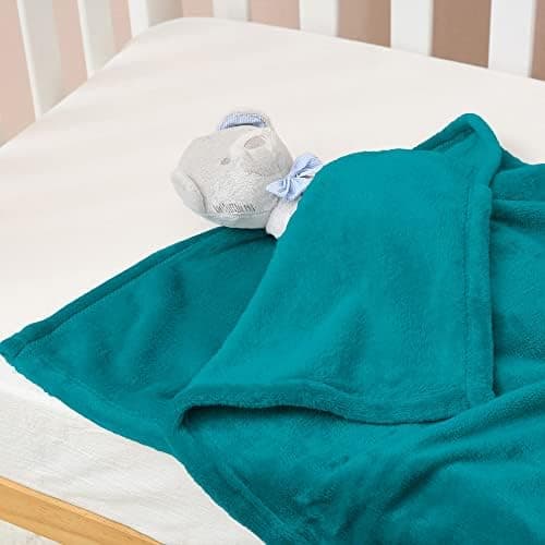 FARFALLAROSSA Oeko-TEX Flauschig Kuscheldecke 130x160 cm - Super Weiche Fleecedecke als Sofaüberwurf - Wohndecke Gelb OE