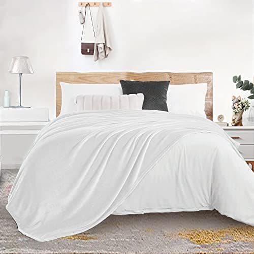 FARFALLAROSSA Oeko-TEX Flauschig Kuscheldecke 130x160 cm - Super Weiche Fleecedecke als Sofaüberwurf - Wohndecke Gelb OE