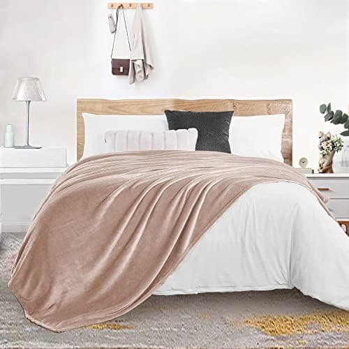 FARFALLAROSSA Oeko-TEX Flauschig Kuscheldecke 130x160 cm - Super Weiche Fleecedecke als Sofaüberwurf - Wohndecke Gelb OE