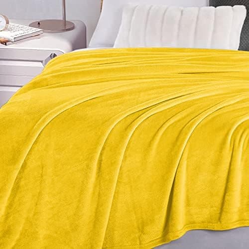 FARFALLAROSSA Oeko-TEX Flauschig Kuscheldecke 130x160 cm - Super Weiche Fleecedecke als Sofaüberwurf - Wohndecke Gelb OE