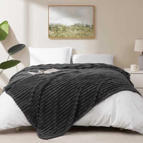 WAVVE Kuscheldecke Flauschig für Zimmer Deko, Sofadecke weicher Fleecedeckenausschnitt, Wohnraum Accessoire 130x150cm Gr