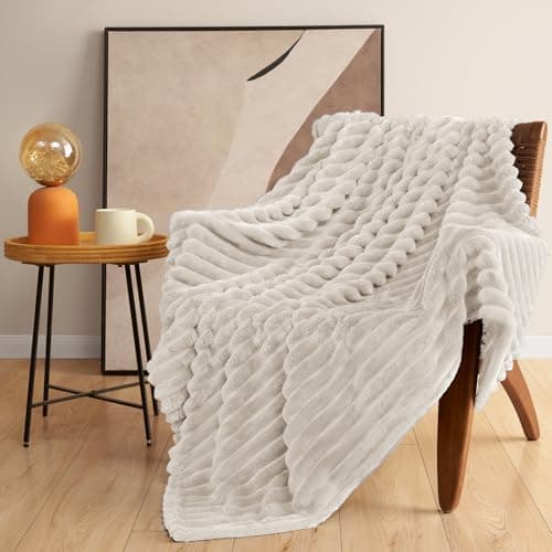 WAVVE Kuscheldecke Flauschig für Zimmer Deko, Sofadecke weicher Fleecedeckenausschnitt, Wohnraum Accessoire 130x150cm Gr