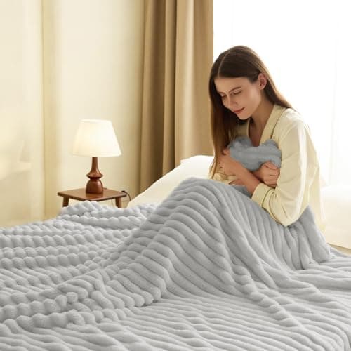 WAVVE Kuscheldecke Flauschig für Zimmer Deko, Sofadecke weicher Fleecedeckenausschnitt, Wohnraum Accessoire 130x150cm Gr