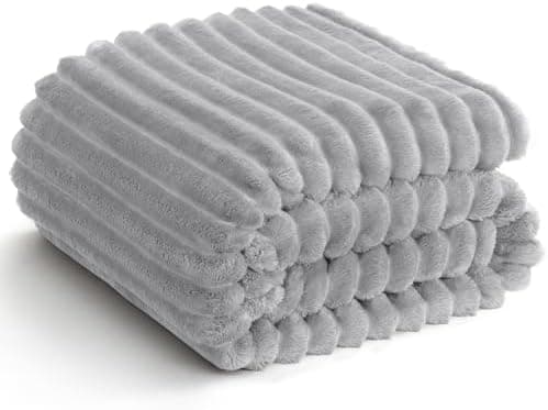 WAVVE Kuscheldecke Flauschig für Zimmer Deko, Sofadecke weicher Fleecedeckenausschnitt, Wohnraum Accessoire 130x150cm Gr