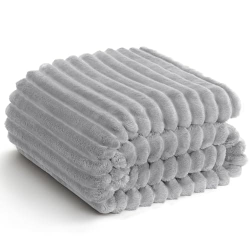 WAVVE Kuscheldecke Flauschig für Zimmer Deko, Sofadecke weicher Fleecedeckenausschnitt, Wohnraum Accessoire 130x150cm Gr