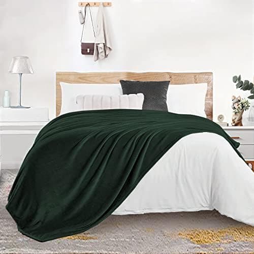 FARFALLAROSSA Oeko-TEX Flauschig Kuscheldecke 130x160 cm - Super Weiche Fleecedecke als Sofaüberwurf - Wohndecke Gelb OE