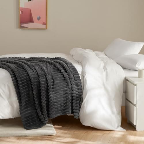 WAVVE Kuscheldecke Flauschig für Zimmer Deko, Sofadecke weicher Fleecedeckenausschnitt, Wohnraum Accessoire 130x150cm Gr