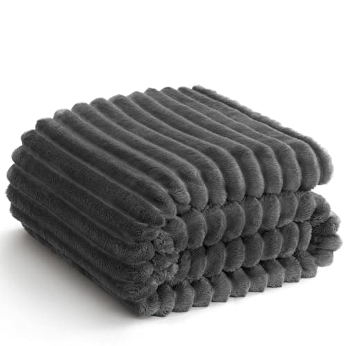 WAVVE Kuscheldecke Flauschig für Zimmer Deko, Sofadecke weicher Fleecedeckenausschnitt, Wohnraum Accessoire 130x150cm Gr