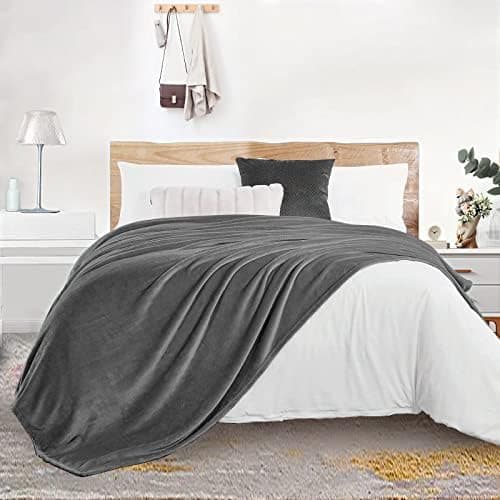 FARFALLAROSSA Oeko-TEX Flauschig Kuscheldecke 130x160 cm - Super Weiche Fleecedecke als Sofaüberwurf - Wohndecke Gelb OE