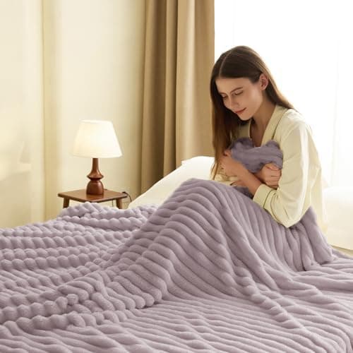 WAVVE Kuscheldecke Flauschig für Zimmer Deko, Sofadecke weicher Fleecedeckenausschnitt, Wohnraum Accessoire 130x150cm Gr