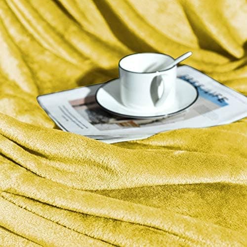 FARFALLAROSSA Oeko-TEX Flauschig Kuscheldecke 130x160 cm - Super Weiche Fleecedecke als Sofaüberwurf - Wohndecke Gelb OE