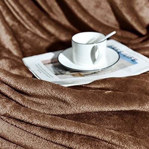 FARFALLAROSSA Oeko-TEX Flauschig Kuscheldecke 130x160 cm - Super Weiche Fleecedecke als Sofaüberwurf - Wohndecke Gelb OE