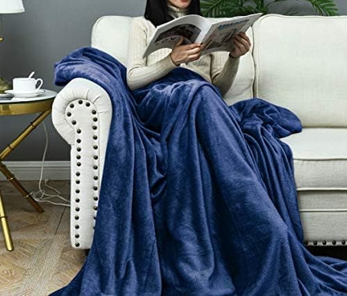 FARFALLAROSSA Oeko-TEX Flauschig Kuscheldecke 130x160 cm - Super Weiche Fleecedecke als Sofaüberwurf - Wohndecke Gelb OE