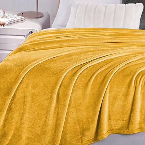 FARFALLAROSSA Oeko-TEX Flauschig Kuscheldecke 130x160 cm - Super Weiche Fleecedecke als Sofaüberwurf - Wohndecke Gelb OE
