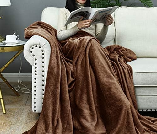 FARFALLAROSSA Oeko-TEX Flauschig Kuscheldecke 130x160 cm - Super Weiche Fleecedecke als Sofaüberwurf - Wohndecke Gelb OE