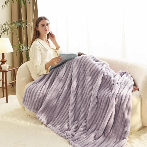 WAVVE Kuscheldecke Flauschig für Zimmer Deko, Sofadecke weicher Fleecedeckenausschnitt, Wohnraum Accessoire 130x150cm Gr