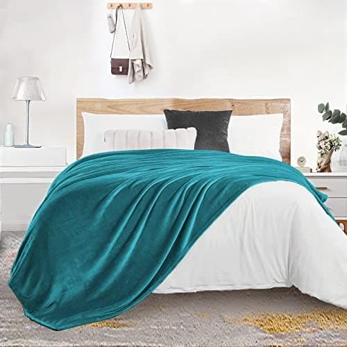 FARFALLAROSSA Oeko-TEX Flauschig Kuscheldecke 130x160 cm - Super Weiche Fleecedecke als Sofaüberwurf - Wohndecke Gelb OE