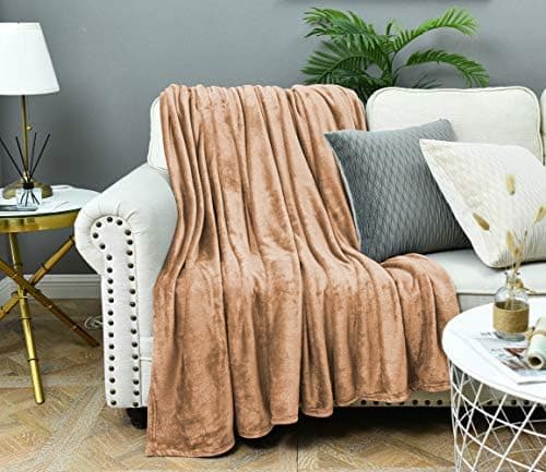 FARFALLAROSSA Oeko-TEX Flauschig Kuscheldecke 130x160 cm - Super Weiche Fleecedecke als Sofaüberwurf - Wohndecke Gelb OE