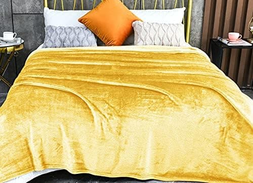 FARFALLAROSSA Oeko-TEX Flauschig Kuscheldecke 130x160 cm - Super Weiche Fleecedecke als Sofaüberwurf - Wohndecke Gelb OE