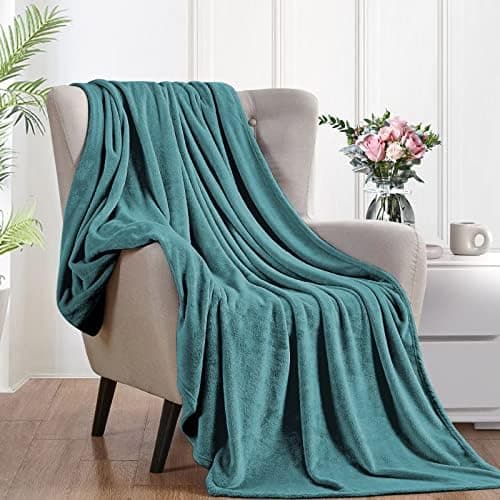 FARFALLAROSSA Oeko-TEX Flauschig Kuscheldecke 130x160 cm - Super Weiche Fleecedecke als Sofaüberwurf - Wohndecke Gelb OE