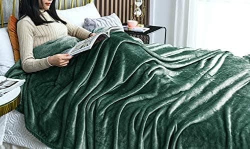 FARFALLAROSSA Oeko-TEX Flauschig Kuscheldecke 130x160 cm - Super Weiche Fleecedecke als Sofaüberwurf - Wohndecke Gelb OE