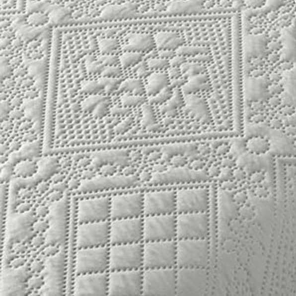 Ibena Nancy Tagesdecke 220x250 cm - Leichte Rosa Decke mit Zopfmuster für Luxuschlaf