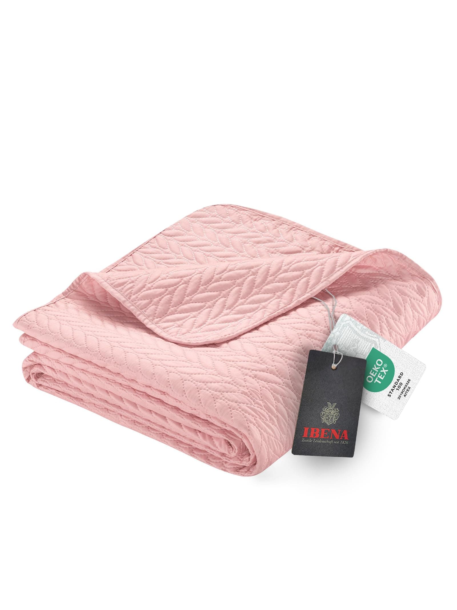 Ibena Nancy Tagesdecke 220x250 cm - Leichte Rosa Decke mit Zopfmuster für Luxuschlaf